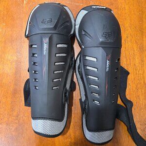FOX RACING TITAN KNEE/SHIN GUARDS